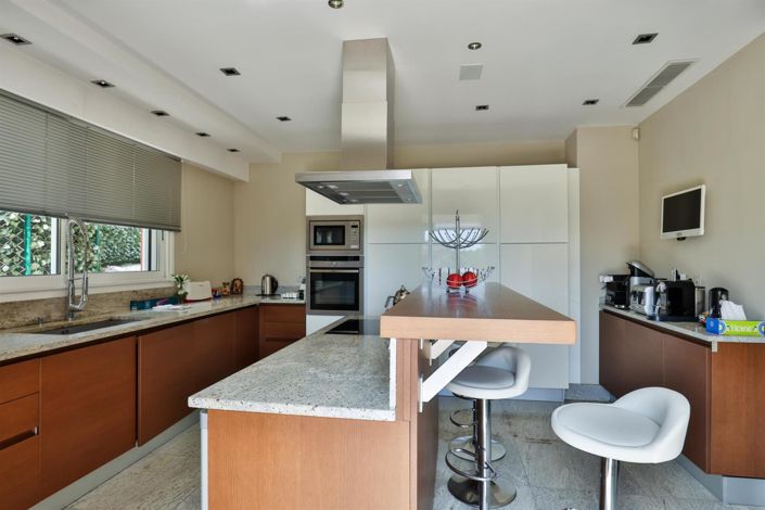 Image No.12-6 Bed House for sale