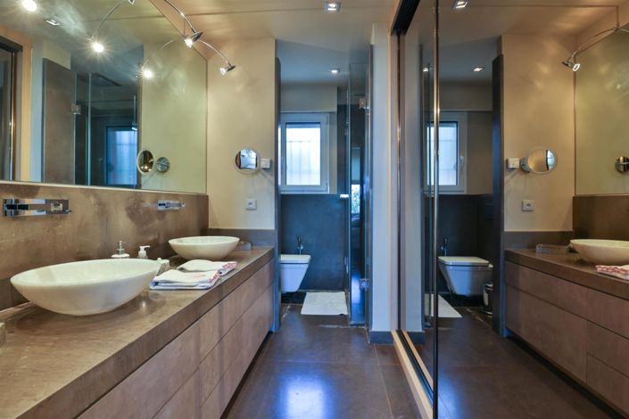 Image No.16-6 Bed House for sale