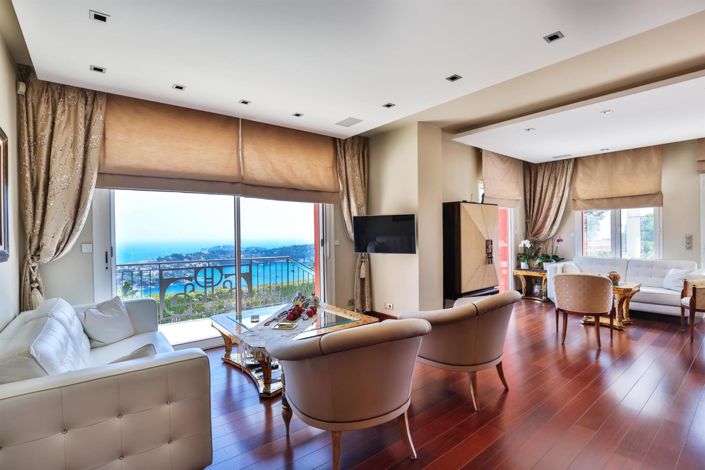 Image No.8-6 Bed House for sale