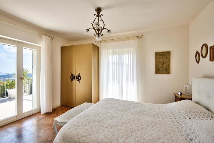 Image No.15-4 Bed House for sale