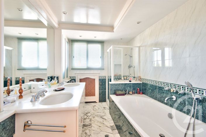 Image No.14-4 Bed Apartment for sale