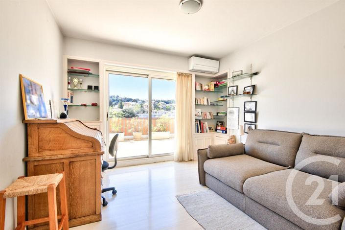 Image No.18-4 Bed Apartment for sale