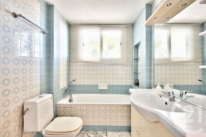 Image No.20-4 Bed Apartment for sale