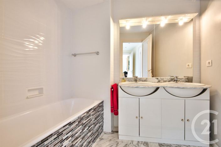 Image No.22-4 Bed Apartment for sale