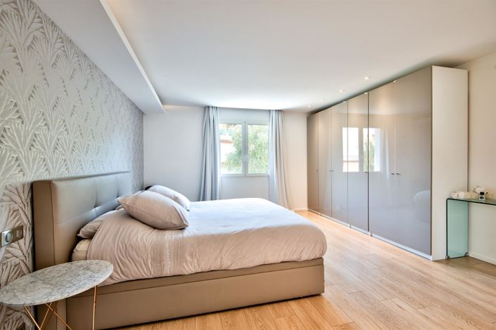 Image No.12-6 Bed House for sale