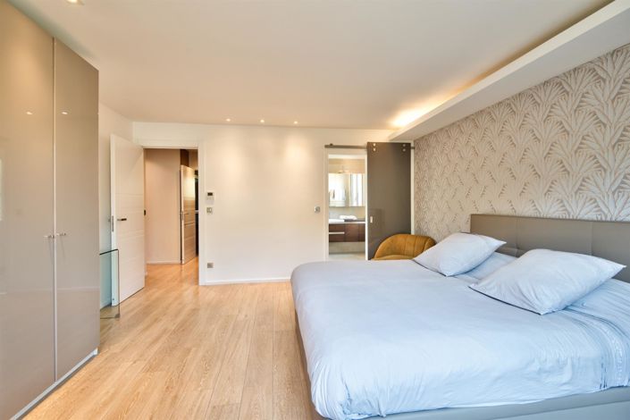 Image No.13-6 Bed House for sale