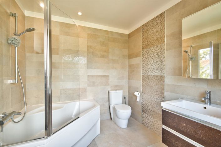 Image No.14-6 Bed House for sale