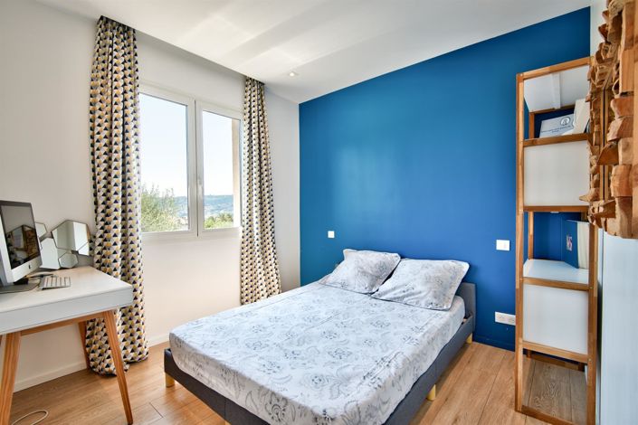 Image No.15-6 Bed House for sale