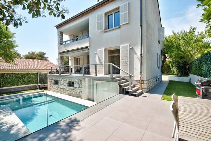 Image No.2-6 Bed House for sale