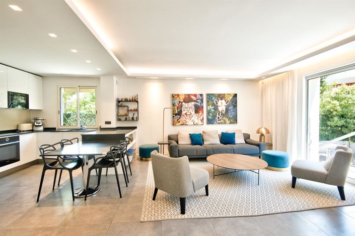 Image No.6-6 Bed House for sale