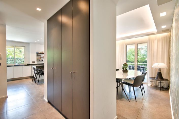 Image No.8-6 Bed House for sale