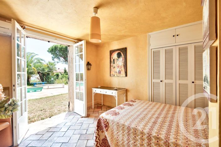 Image No.15-5 Bed House for sale