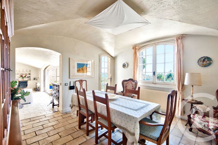 Image No.8-5 Bed House for sale