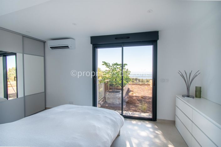 Image No.14-3 Bed House for sale