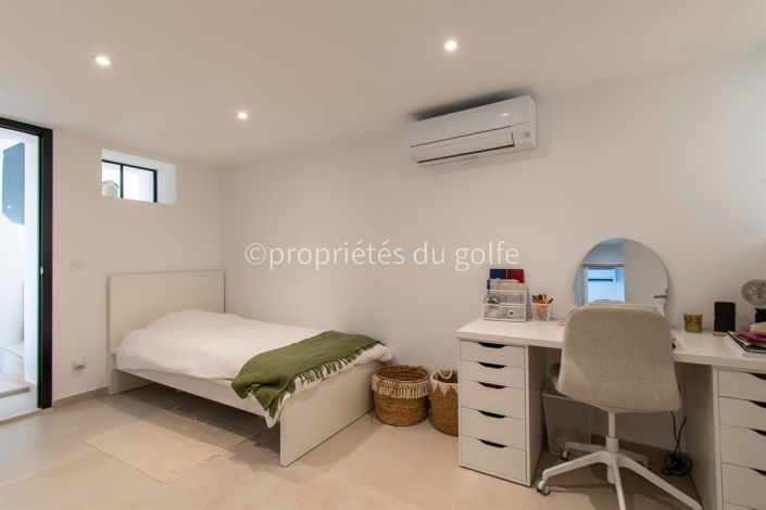 Image No.18-3 Bed House for sale