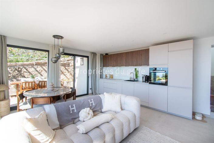 Image No.7-3 Bed House for sale