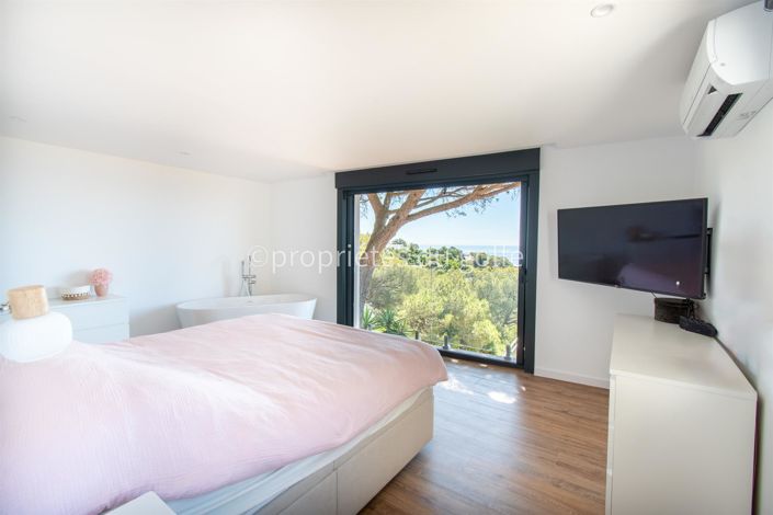 Image No.9-3 Bed House for sale