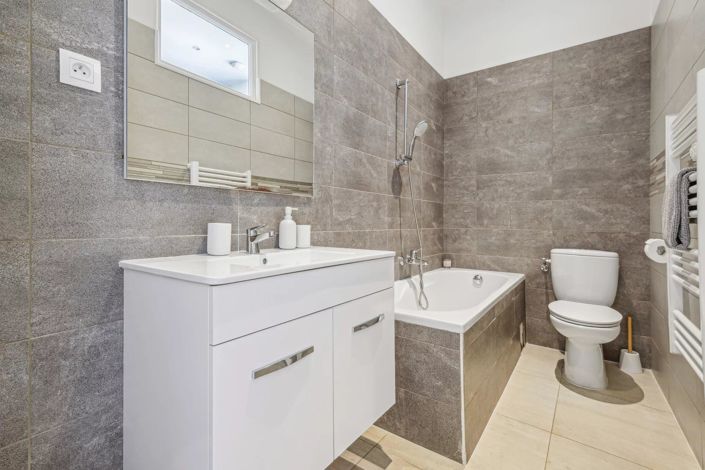 Image No.8-2 Bed Apartment for sale