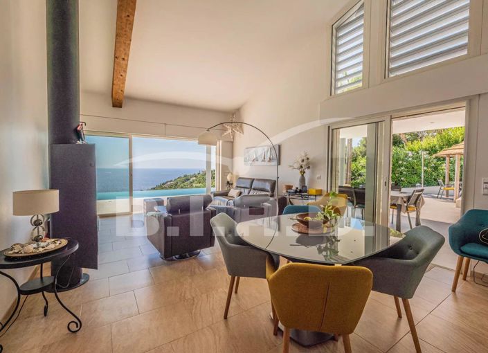 Image No.4-4 Bed House for sale