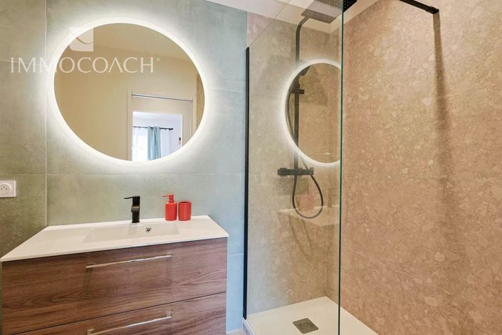 Image No.11-2 Bed House for sale