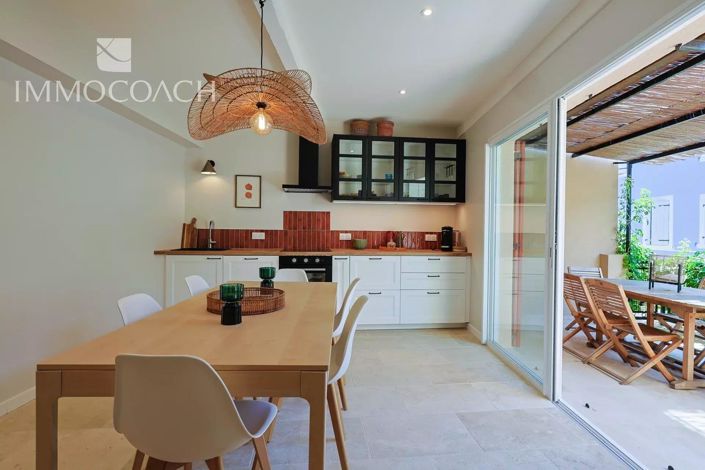 Image No.5-2 Bed House for sale