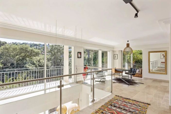 Image No.9-5 Bed House for sale