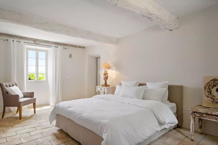 Image No.7-7 Bed House for sale