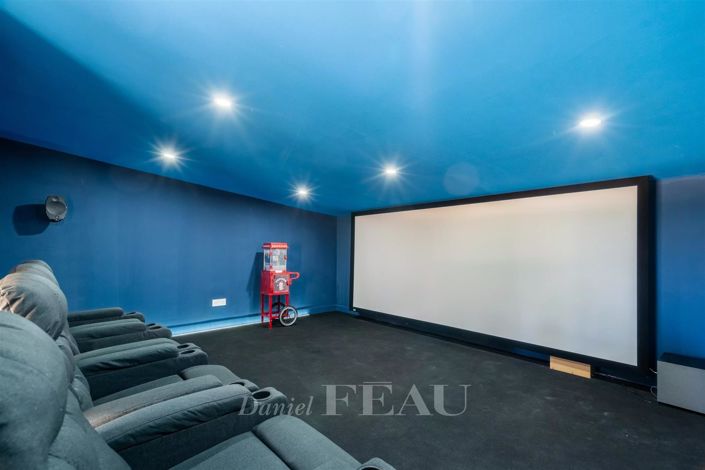 Image No.10-5 Bed House for sale