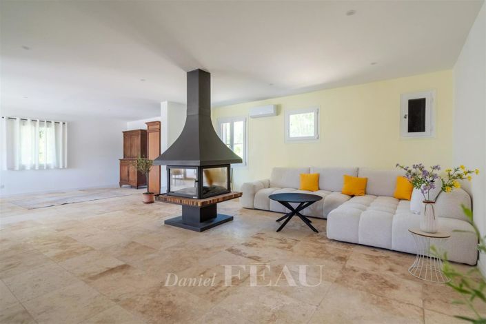 Image No.7-5 Bed House for sale