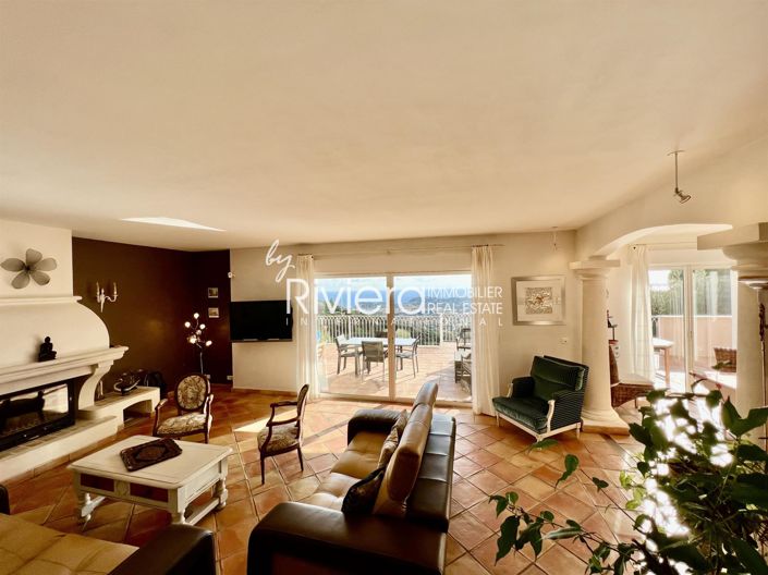 Image No.10-3 Bed House for sale