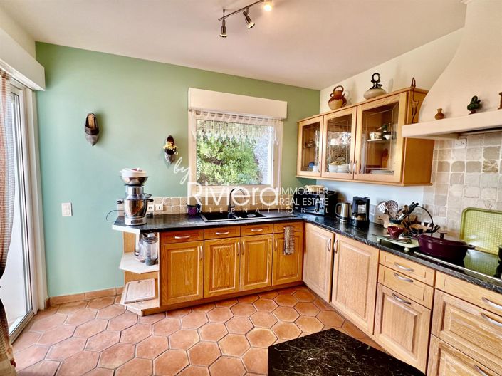 Image No.17-3 Bed House for sale