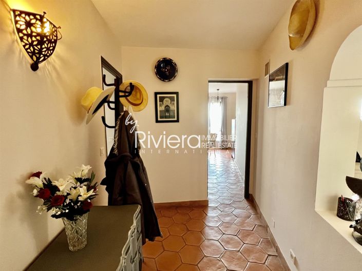 Image No.21-3 Bed House for sale