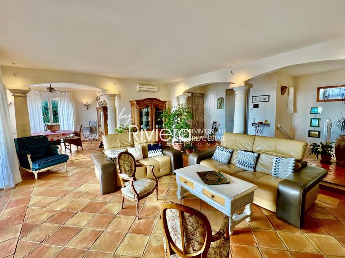 Image No.8-3 Bed House for sale