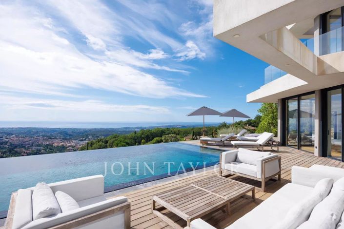 Image No.1-5 Bed House for sale