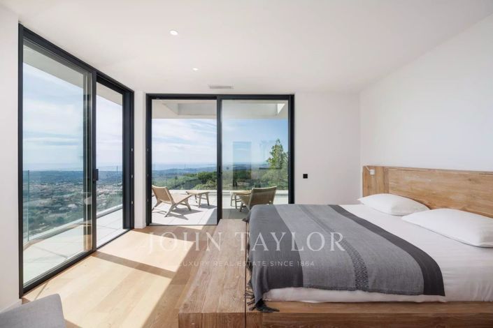 Image No.14-5 Bed House for sale