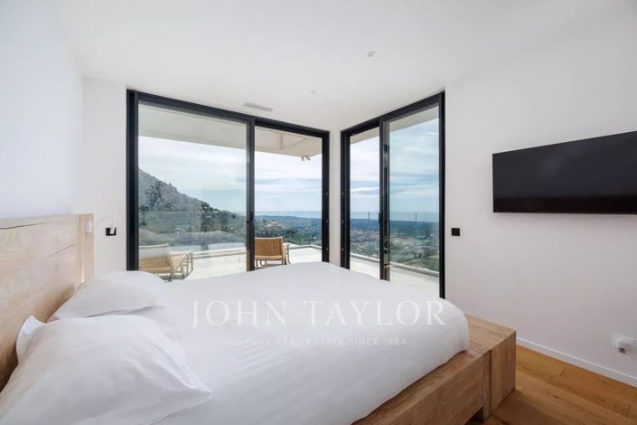 Image No.17-5 Bed House for sale