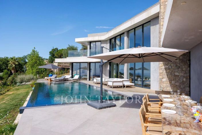 Image No.2-5 Bed House for sale