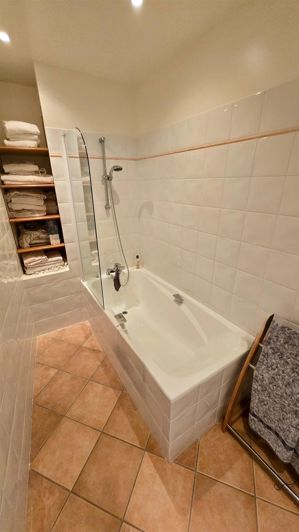 Image No.11-1 Bed House for sale