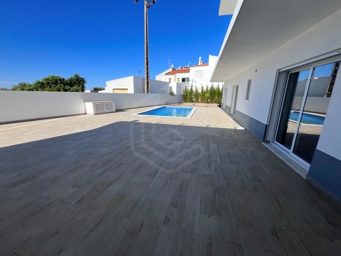 Image No.14-4 Bed House for sale