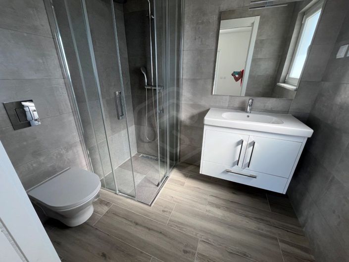 Image No.14-4 Bed House for sale