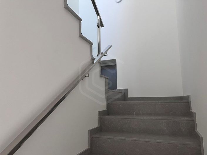 Image No.17-4 Bed House for sale