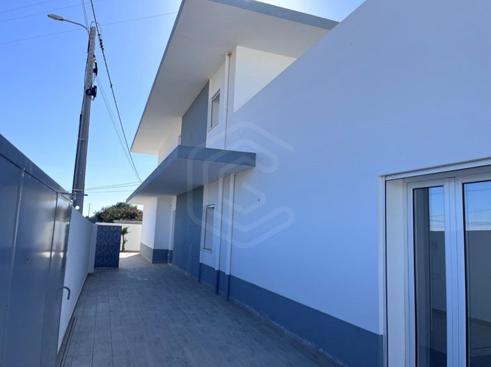Image No.22-4 Bed House for sale