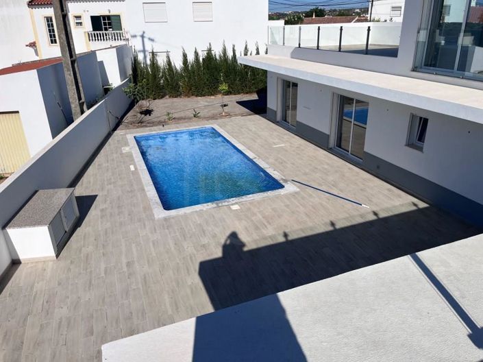 Image No.26-4 Bed House for sale