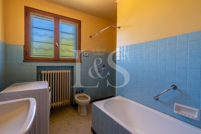 Image No.17-4 Bed House for sale