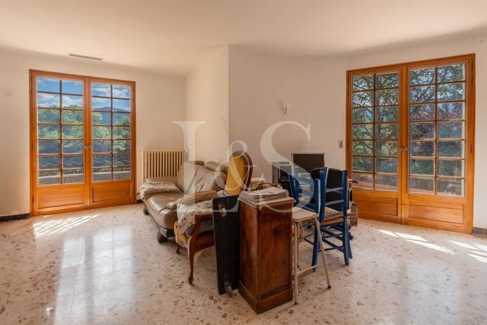 Image No.18-4 Bed House for sale