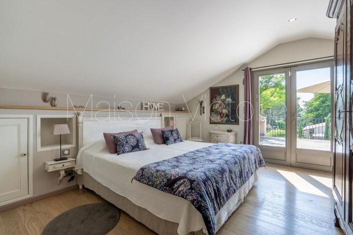 Image No.16-5 Bed House for sale