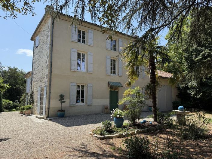 Image No.1-4 Bed House for sale