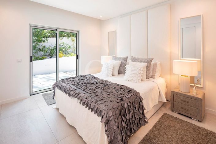 Image No.5-5 Bed House for sale