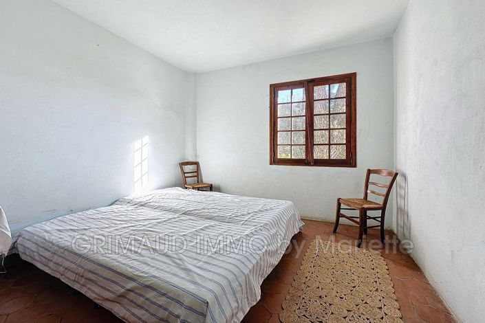 Image No.12-6 Bed House for sale