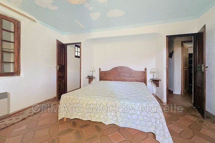 Image No.17-6 Bed House for sale